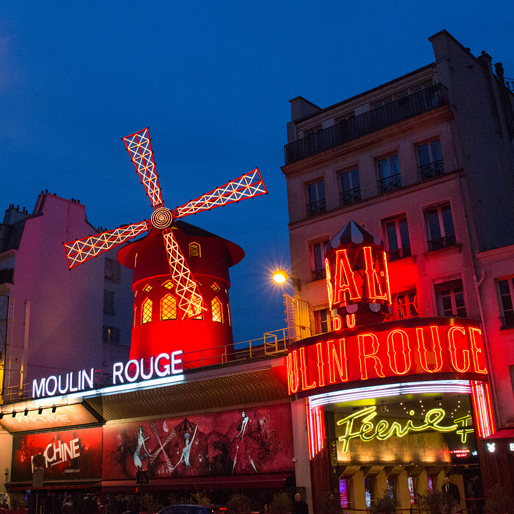Moulin Rouge façade